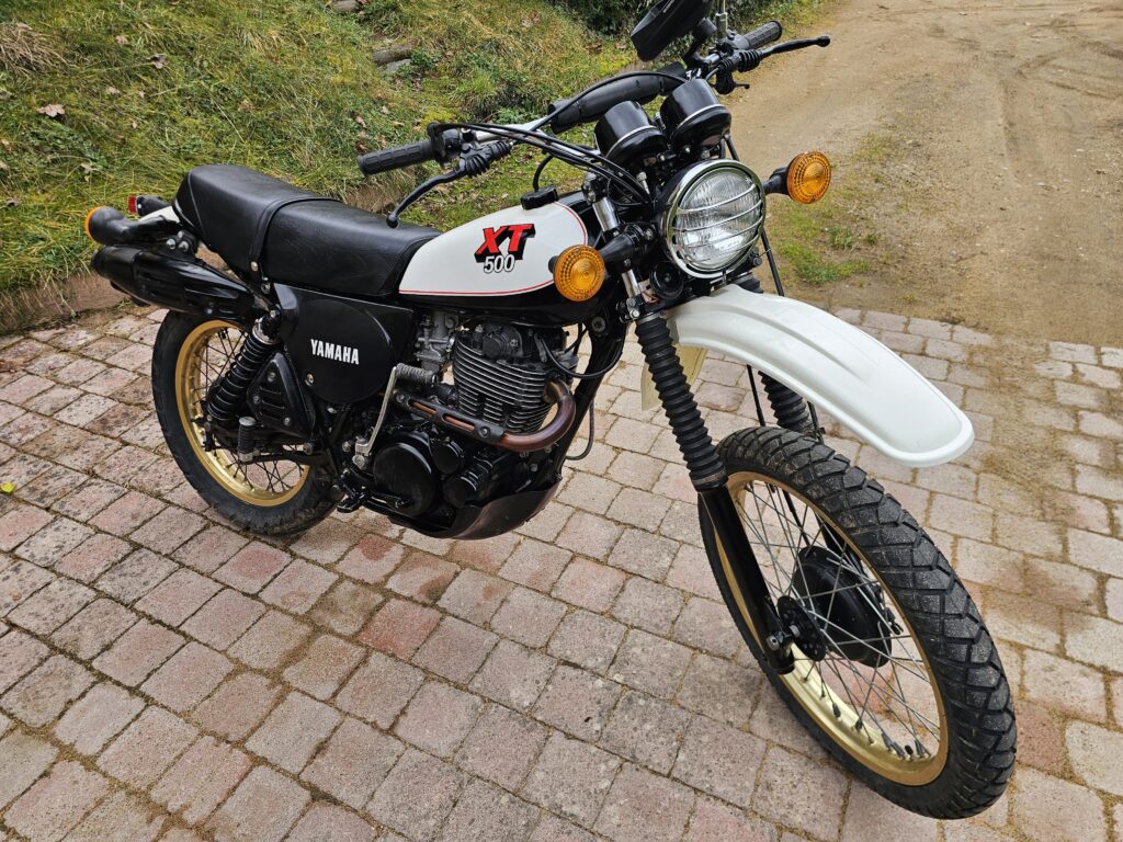 XT 1980-1